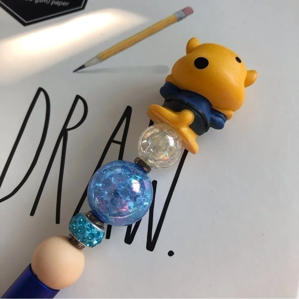 Disney Doorables: Zootopia: Officer Clawhauser handmade beaded pen